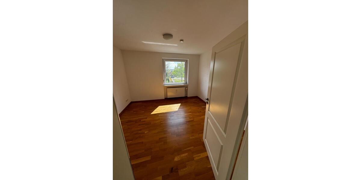 Etagenwohnung Stuttgart Botnang - 3 Zimmer, 89 m&sup2;, 1.350&euro; | Angebot:26529045