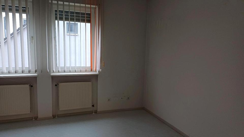 Gewerbeobjekt Steinwenden - 1.600&euro; | Angebot:24733743