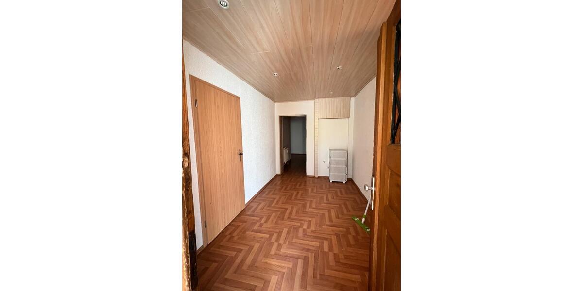 Etagenwohnung Eschenburg - 3 Zimmer, 100 m&sup2;, 700&euro; | Angebot:26201198