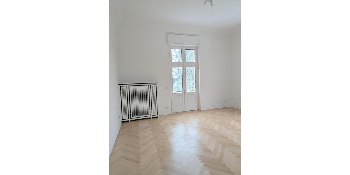 Etagenwohnung Herford - 5 Zimmer, 200 m&sup2;, 2.000&euro; | Angebot:25439050