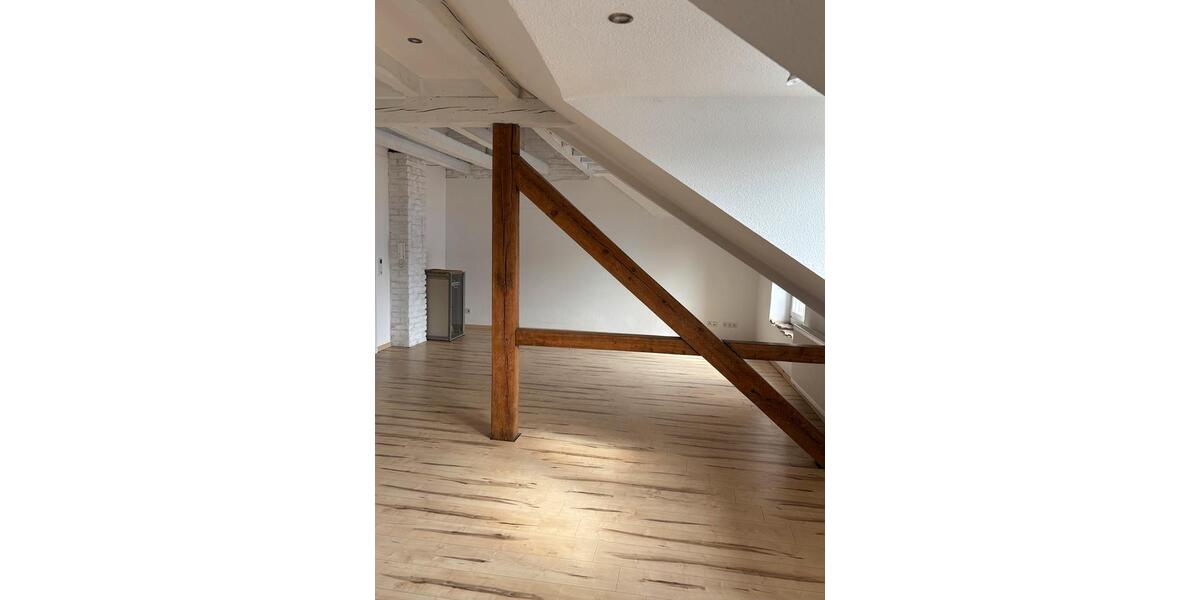 Dachgeschoßwohnung Saarlouis - 4 Zimmer, 120 m&sup2;, 900&euro; | Angebot:26614994