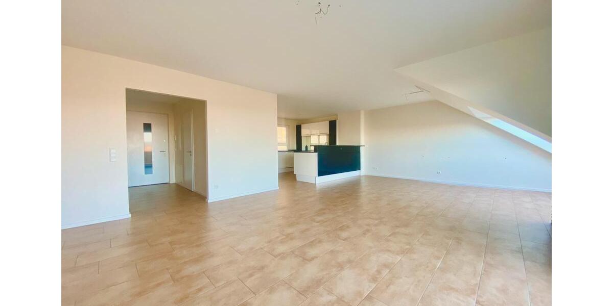 Dachgeschoßwohnung Maikammer - 4 Zimmer, 148 m&sup2;, 2.300&euro; | Angebot:23705502