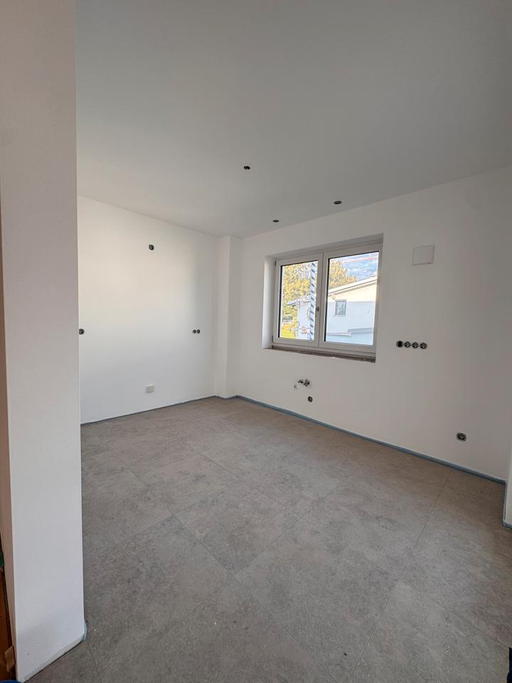 Erstbezug mit Balkon: Schöne, helle 4-Zimmer-Wohnung
