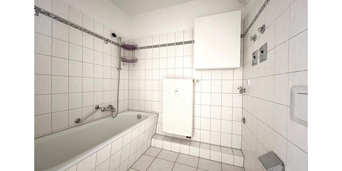 Etagenwohnung Glauchau - 3 Zimmer, 61 m&sup2;, 390&euro; | Angebot:26004895