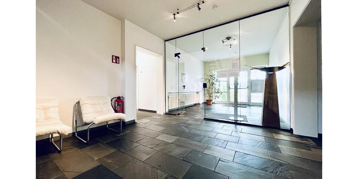 441m² große Halle mit Büro im Gewerbegebiet von Siegburg Zange inkl. PV-Anlage sofort frei!! zimmer