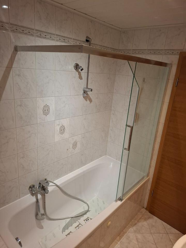 Wohnung ca 45qm, Einbauküche, Badewanne, FBH
