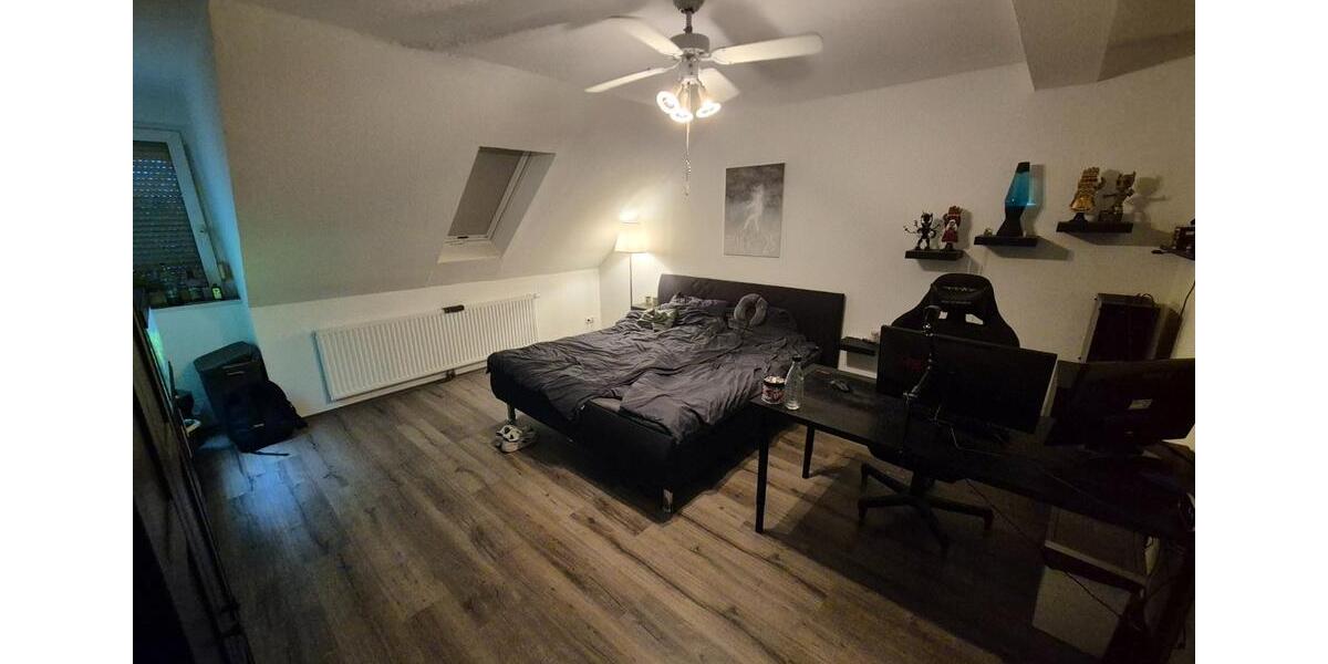 Dachgeschoßwohnung Papenburg - 5 Zimmer, 140 m&sup2;, 800&euro; | Angebot:25790301