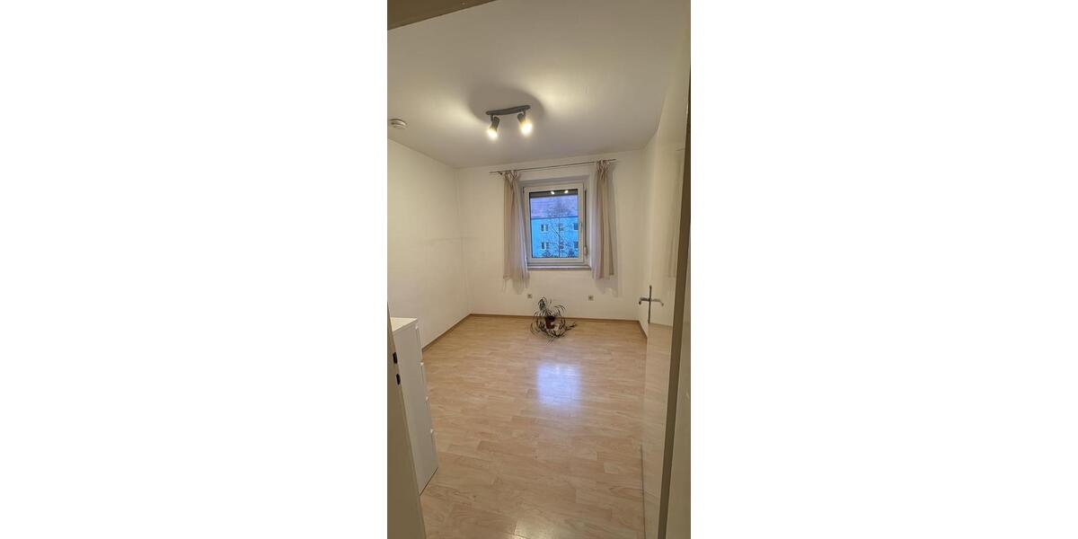 Wohnen auf Zeit Regensburg Brandlberg - 9 Zimmer, 63 m&sup2;, 380&euro; | Angebot:25177299