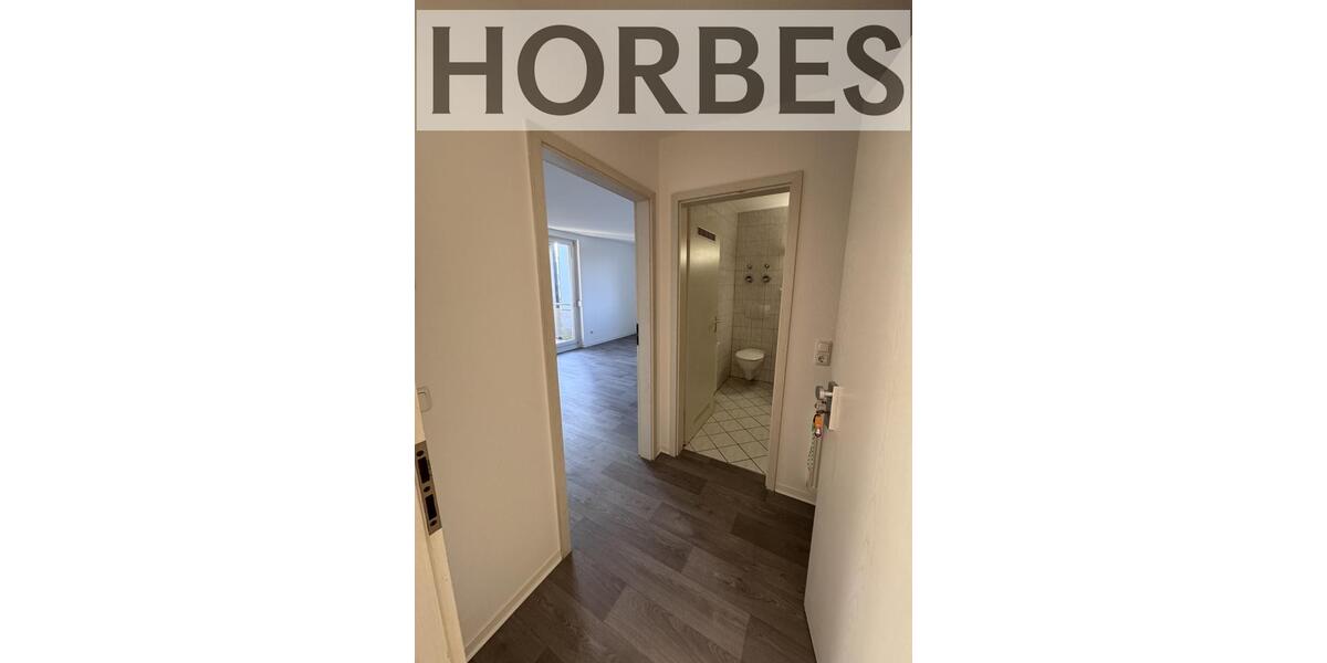 Etagenwohnung Glauchau - 1 Zimmer, 33 m&sup2;, 215&euro; | Angebot:24568761