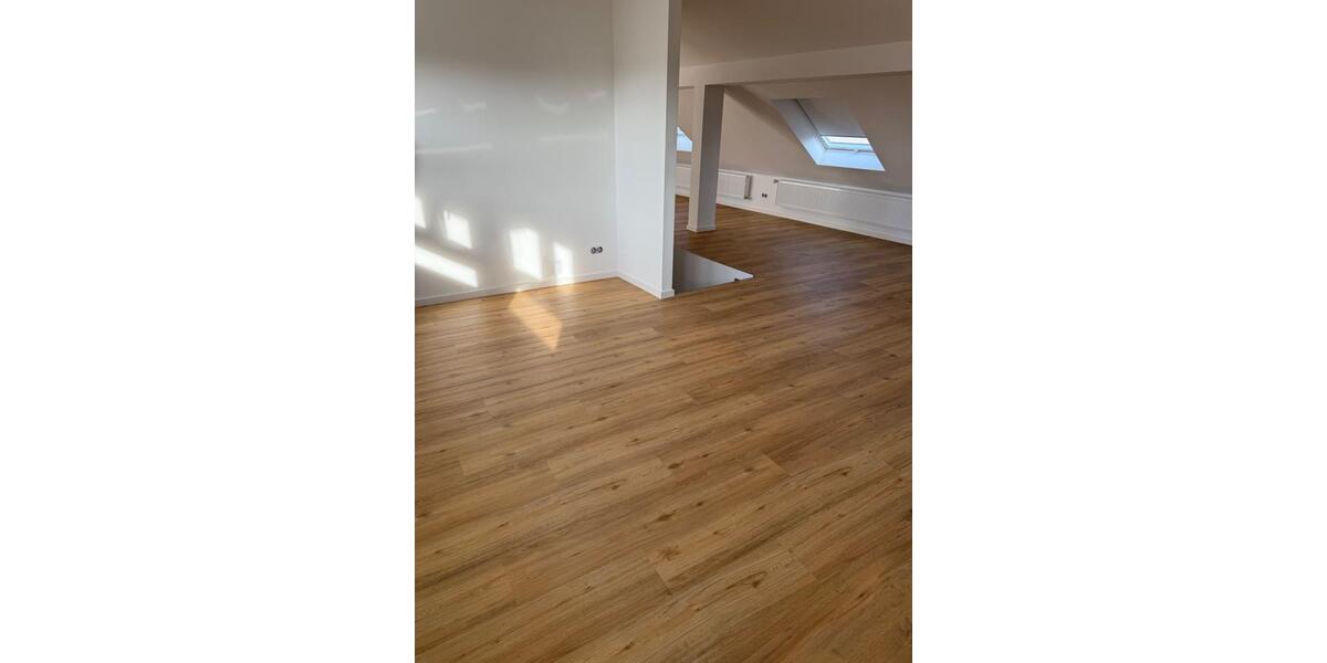 Dachgeschoßwohnung Einhausen - 3 Zimmer, 130 m&sup2;, 1.290&euro; | Angebot:25056867