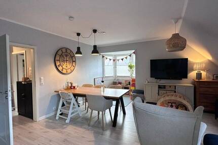 Maschen: schöne DG-Wohnung mit Balkon! 2 zimmer