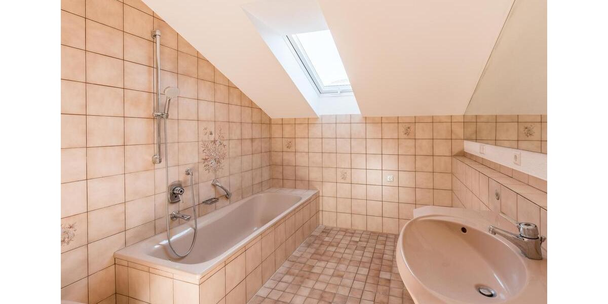 Dachgeschoßwohnung Nesselwang - 3 Zimmer, 96 m&sup2;, 1.010&euro; | Angebot:25614554