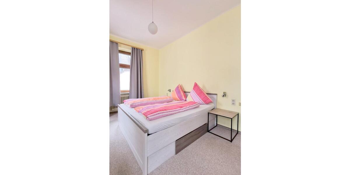 Wohnen auf Zeit Wittlich - 7 Zimmer, 160 m&sup2;, 98&euro; | Angebot:20007318