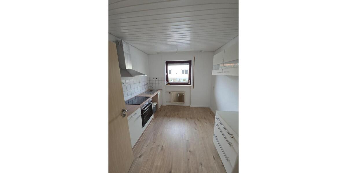 Etagenwohnung Eberstadt - 4 Zimmer, 102 m&sup2;, 1.200&euro; | Angebot:25804653