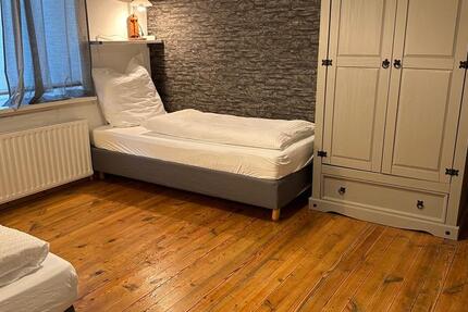 Wohnen auf Zeit Wedel - 5 Zimmer, 12 m&sup2;, 500&euro; | Angebot:25024926