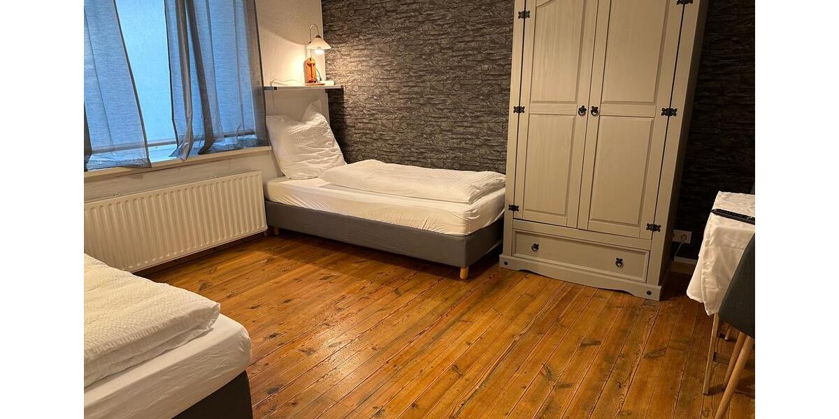 Wohnen auf Zeit Wedel - 5 Zimmer, 12 m&sup2;, 500&euro; | Angebot:25024926