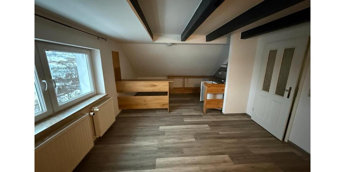 Dachgeschoßwohnung Teutschenthal - 2 Zimmer, 42 m&sup2;, 220&euro; | Angebot:24806209