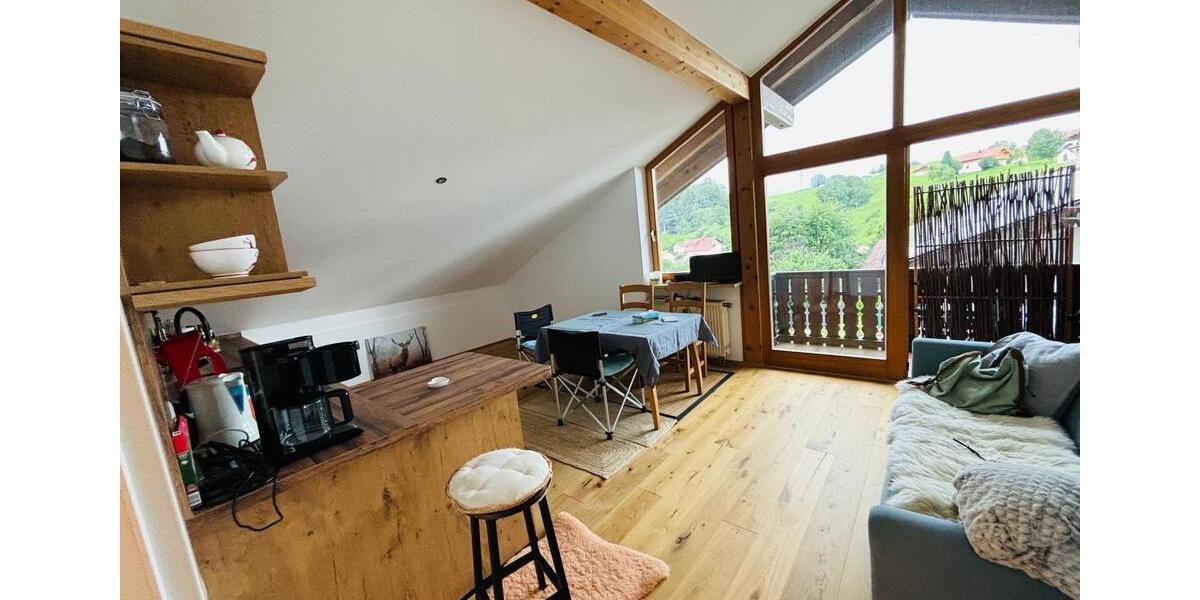 Dachgeschoßwohnung Siegsdorf - 3 Zimmer, 68 m&sup2;, 1.440&euro; | Angebot:26285822