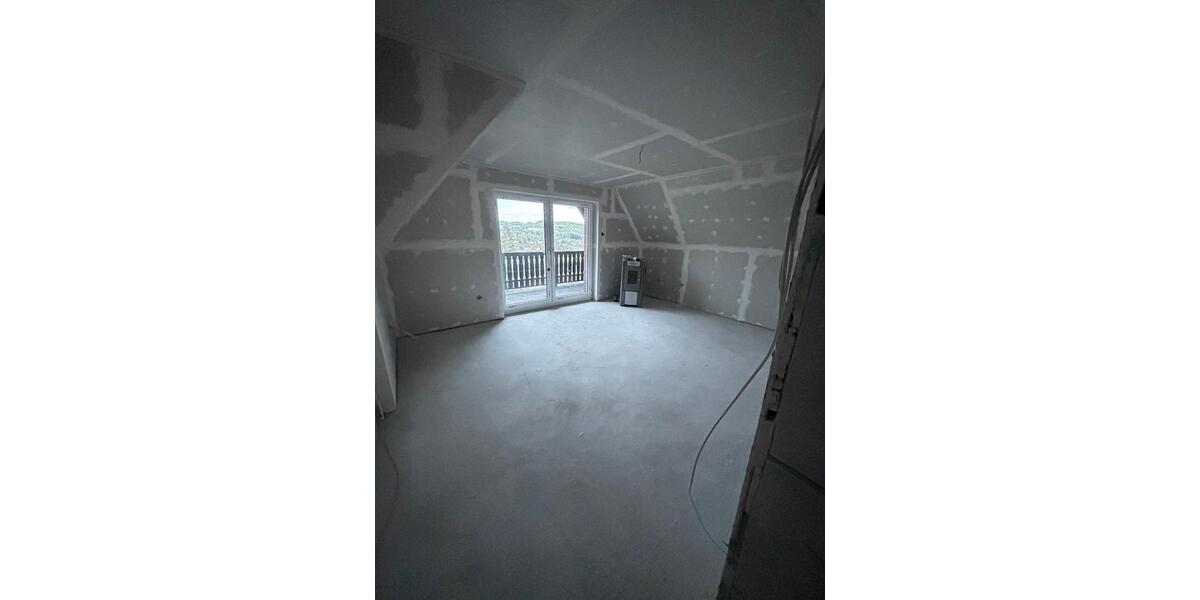Dachgeschoßwohnung Sundern (Sauerland) - 3 Zimmer, 89 m&sup2;, 750&euro; | Angebot:26662278