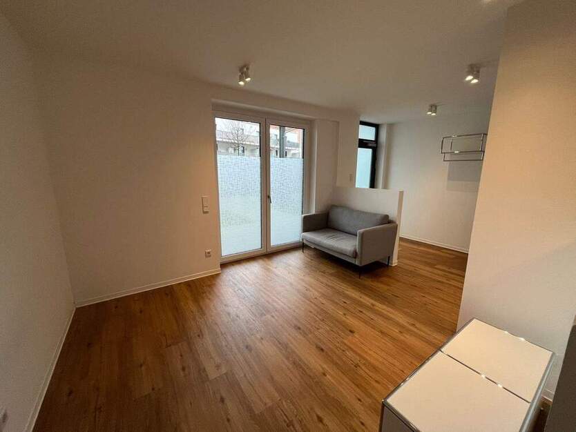 Großzügige 1-Zimmer-Wohnung mit Terrasse in U-Bahn Nähe