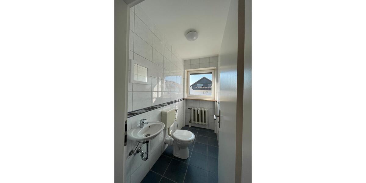 Etagenwohnung Salzweg - 3 Zimmer, 100 m&sup2;, 850&euro; | Angebot:26267675