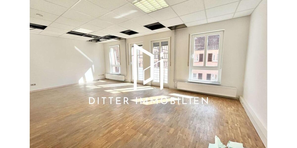 Barrierefreie Bürofläche mit Aufzug und Stellplätzen zimmer