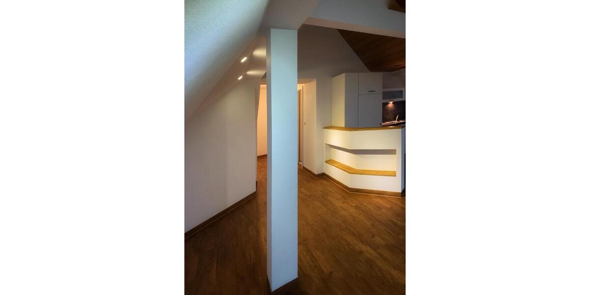 Dachgeschoßwohnung Augsburg Oberhausen - 2 Zimmer, 60 m&sup2;, 710&euro; | Angebot:26363013