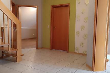 Wohnung Dipperz - 3 Zimmer, 100 m&sup2;, 850&euro; | Angebot:24795641