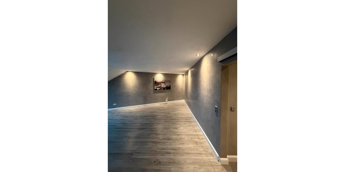 Dachgeschoßwohnung Schweinfurt Haardt - 3.5 Zimmer, 89 m&sup2;, 1.100&euro; | Angebot:26110048