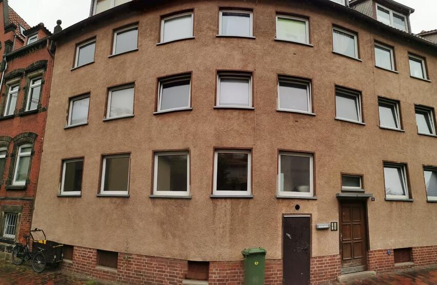 gegenüber St. Bernward - neues Bad - Laminat - Keller - Garten
