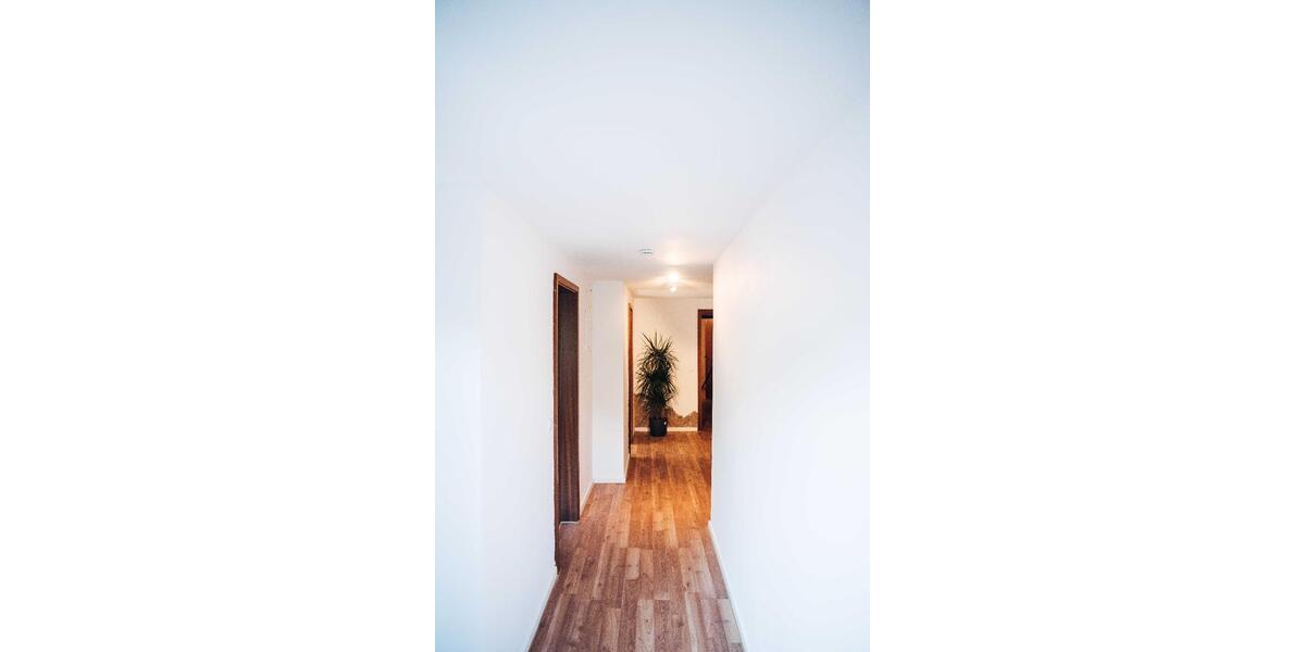 Etagenwohnung Königswinter - 3 Zimmer, 90 m&sup2;, 1.260&euro; | Angebot:26130792