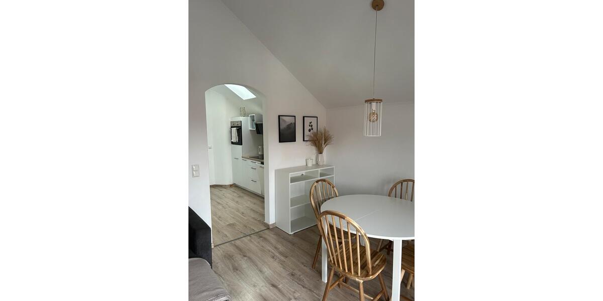 Dachgeschoßwohnung Eggenfelden - 2.5 Zimmer, 49 m&sup2;, 590&euro; | Angebot:24742125