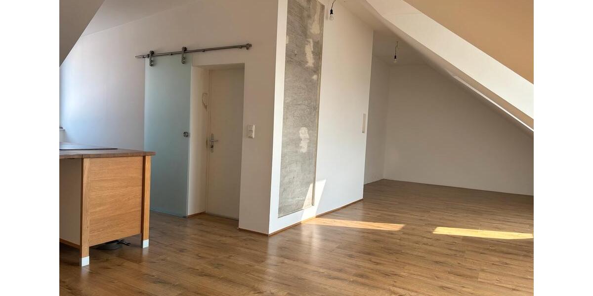 Dachgeschoßwohnung Erfurt Daberstedt - 4 Zimmer, 100 m&sup2;, 900&euro; | Angebot:25962245