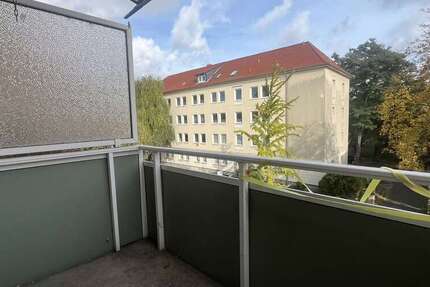 Wohnung Calbe - 3 Zimmer, 57 m&sup2;, 397&euro; | Angebot:27705212