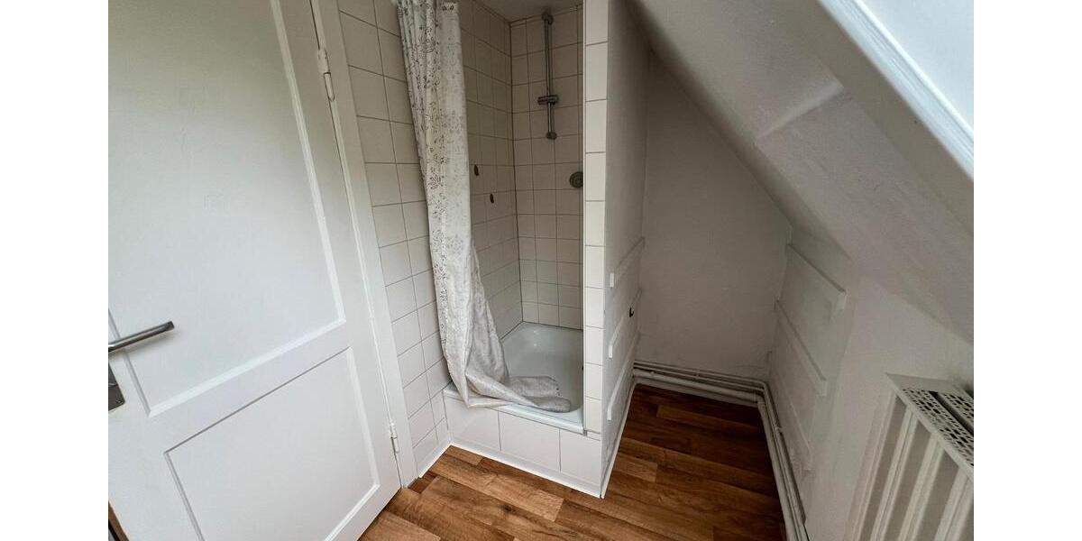 Dachgeschoßwohnung Kellinghusen - 1.5 Zimmer, 27 m&sup2;, 308&euro; | Angebot:26646826