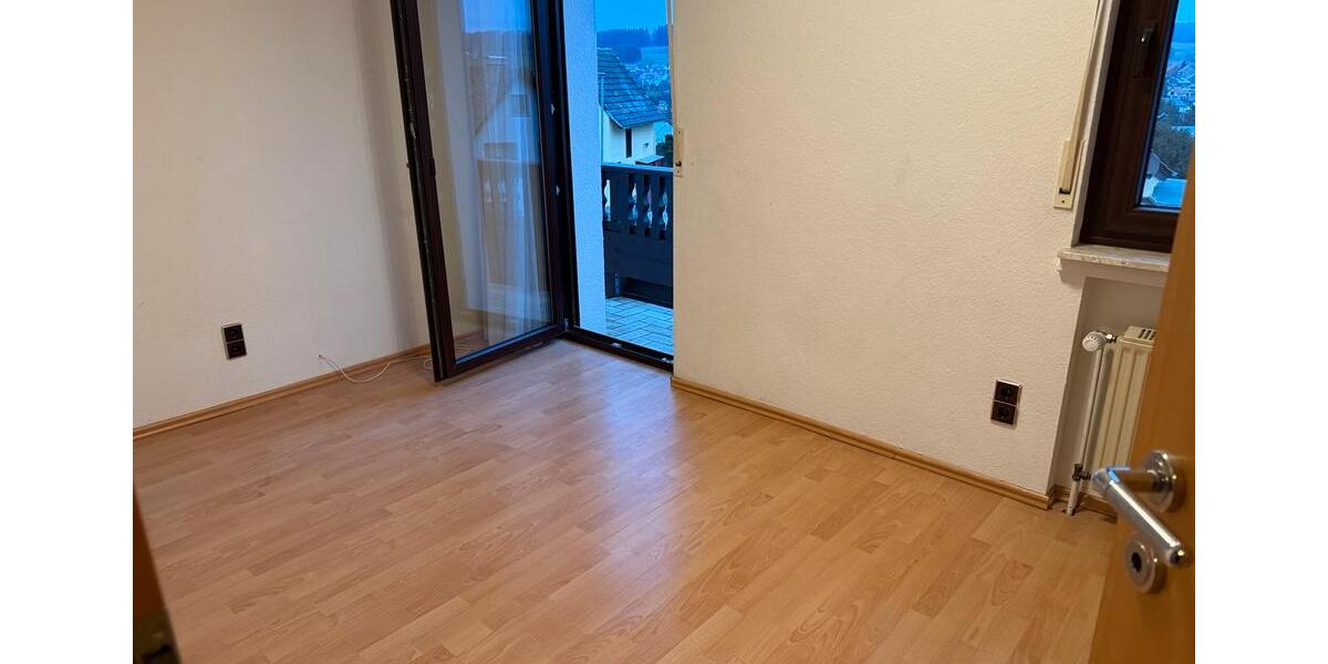 Etagenwohnung Wehrheim - 3 Zimmer, 105 m&sup2;, 1.270&euro; | Angebot:25784276