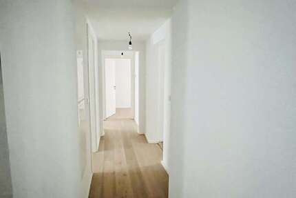 Wohnung Stuttgart Heslach - 4 Zimmer, 90 m&sup2;, 1.800&euro; | Angebot:27226340
