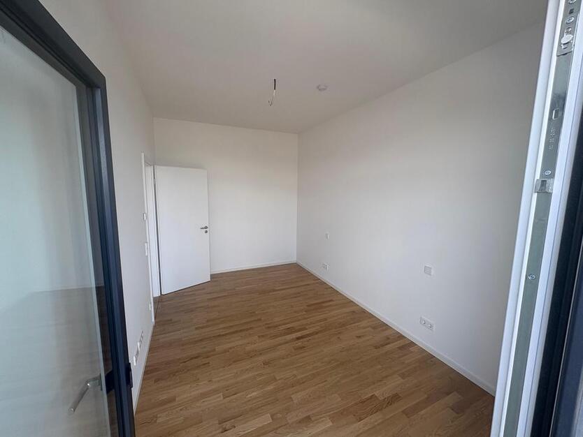Neubau: 2,5-Zimmer-Wohnung in Aalen mit EBK, Balkon & Carport