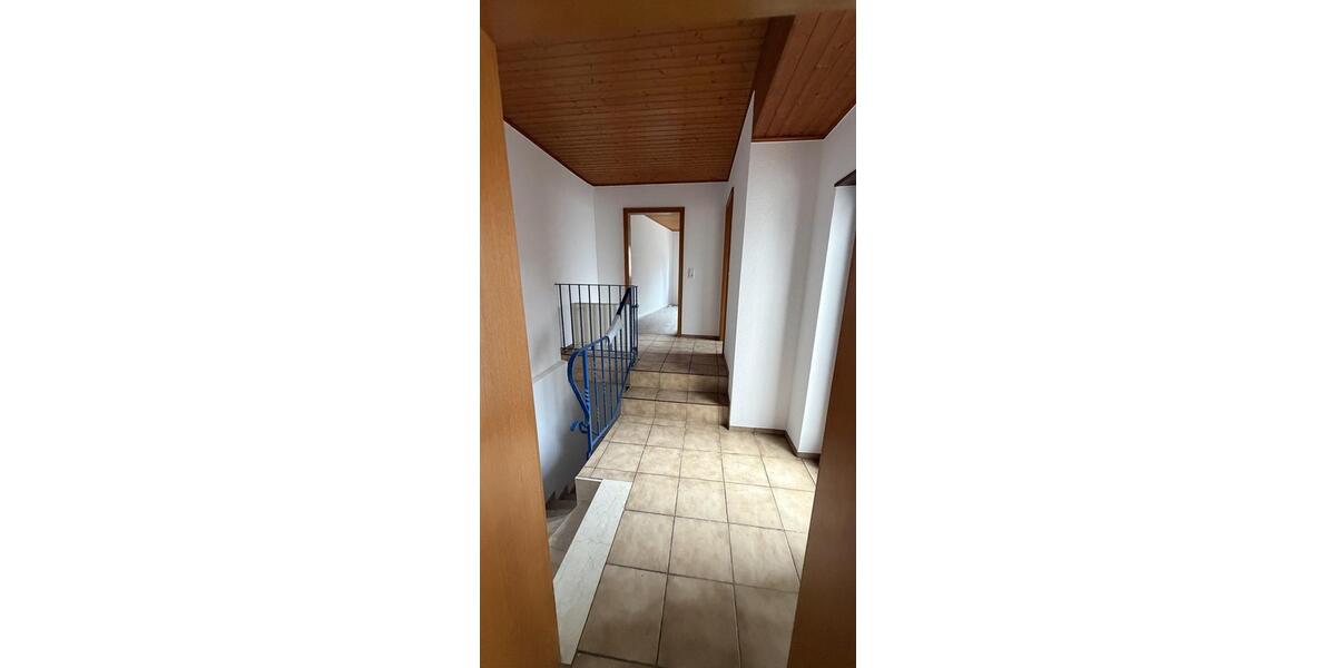 Mehrfamilienhaus, Wohnhaus Schwetzingen - 7 Zimmer, 175 m&sup2;, 2.350&euro; | Angebot:24867911