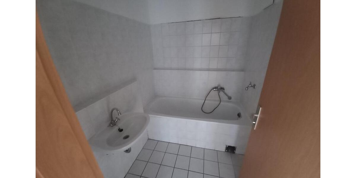 Dachgeschoßwohnung Ballenstedt - 3 Zimmer, 79 m&sup2;, 475&euro; | Angebot:22353714