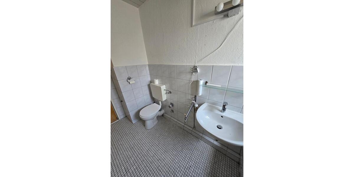 Ab sofort o.später:Stadtrand BS-Südwest, EG,Balkon,Gart.,Küche 3 zimmer