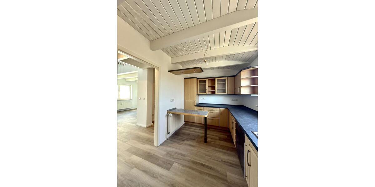 Etagenwohnung Sickte - 3 Zimmer, 102 m&sup2;, 1.100&euro; | Angebot:26284891