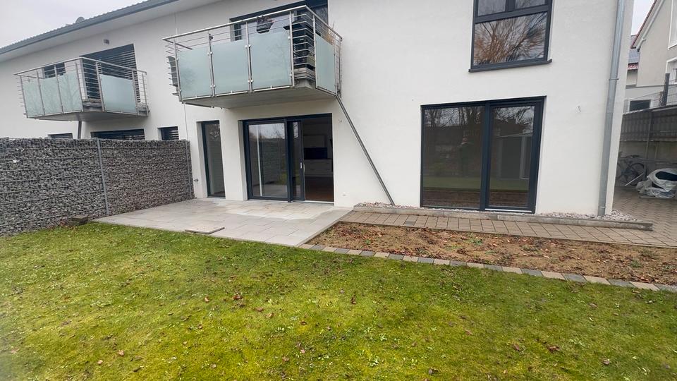 Terrassenwohnung Sinsheim - 4 Zimmer, 90 m&sup2;, 1.500&euro; | Angebot:26036677