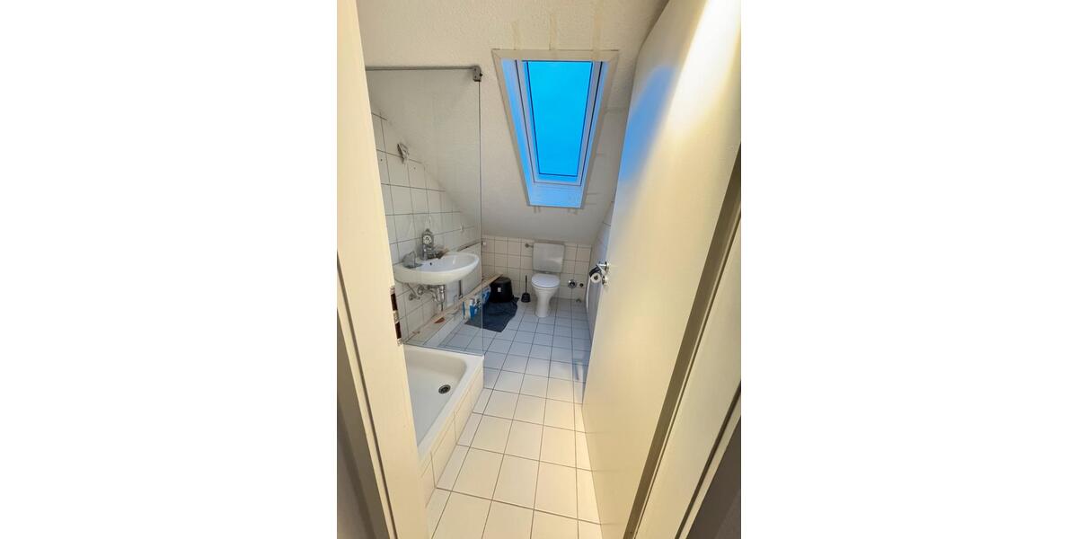 Dachgeschoßwohnung Weiterstadt - 2 Zimmer, 64 m&sup2;, 850&euro; | Angebot:24458898