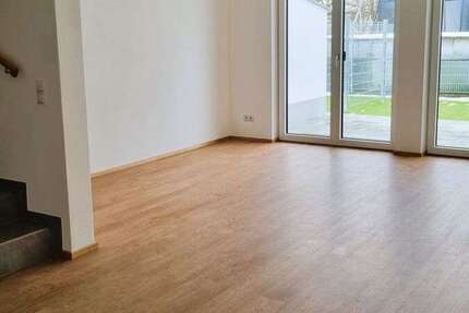 Haus Rosenheim Aising - 4 Zimmer, 132 m&sup2;, 1.990&euro; | Angebot:27295138