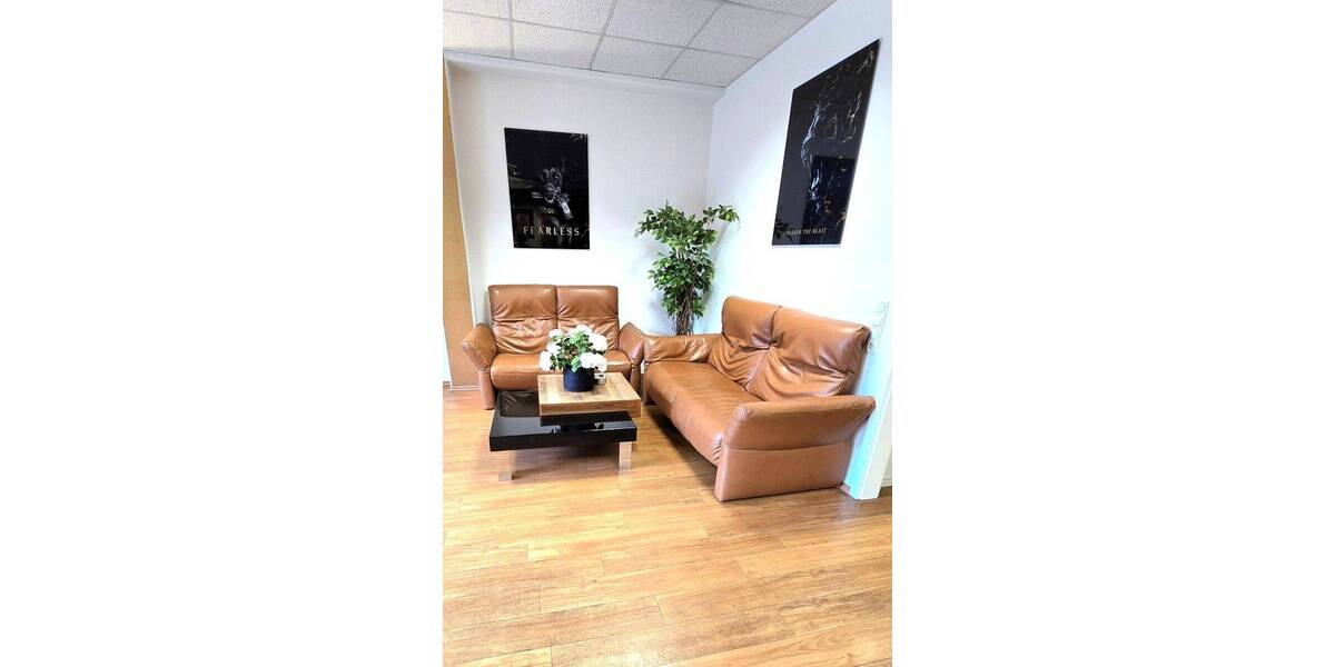 Großzügige und lichtdurchflutete Büroräume, mit sonniger Terrasse 3 zimmer