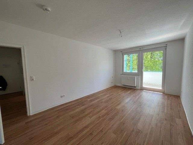 Etagenwohnung Zwickau Eckersbach - 2 Zimmer, 60 m&sup2;, 389&euro; | Angebot:26842152