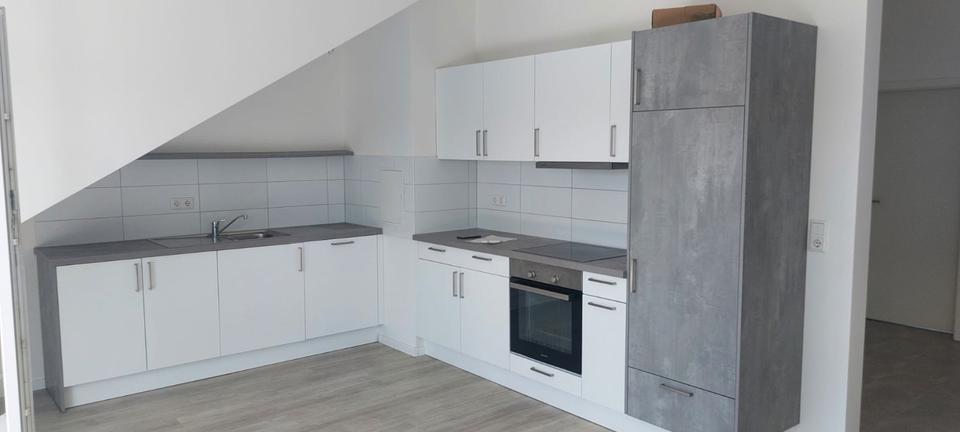 Dachgeschoßwohnung Singen (Hohentwiel) - 3 Zimmer, 70 m&sup2;, 1.050&euro; | Angebot:26489759