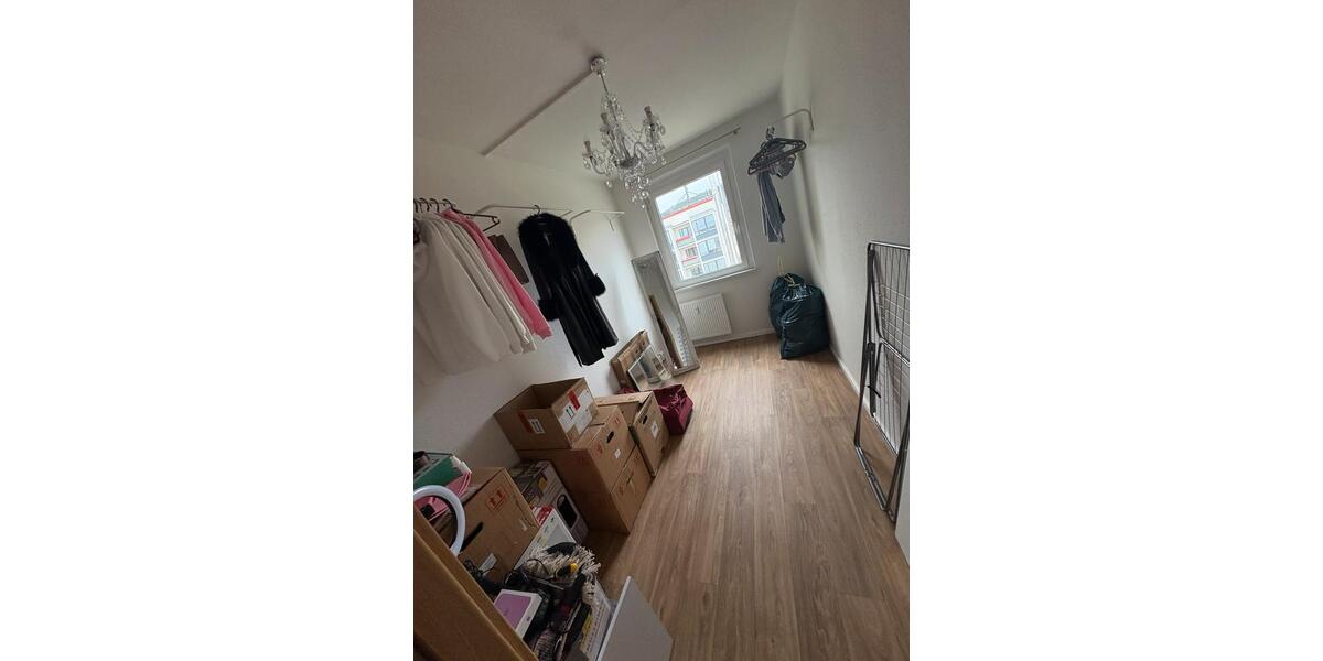 Etagenwohnung Saalfeld (Saale) - 3 Zimmer, 60 m&sup2;, 411&euro; | Angebot:25100788