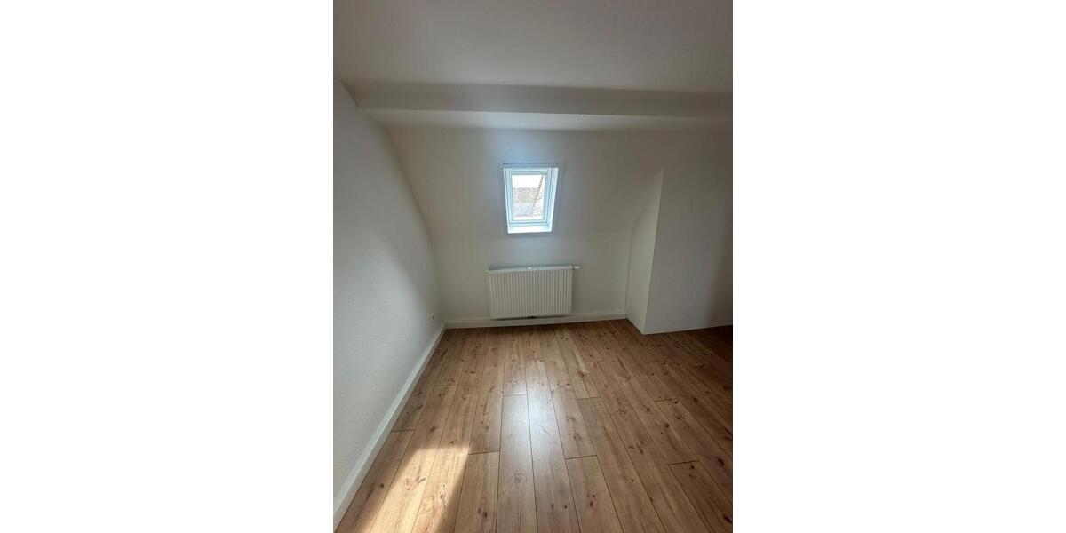 Dachgeschoßwohnung Jettingen - 3 Zimmer, 82 m&sup2;, 1.050&euro; | Angebot:25576415